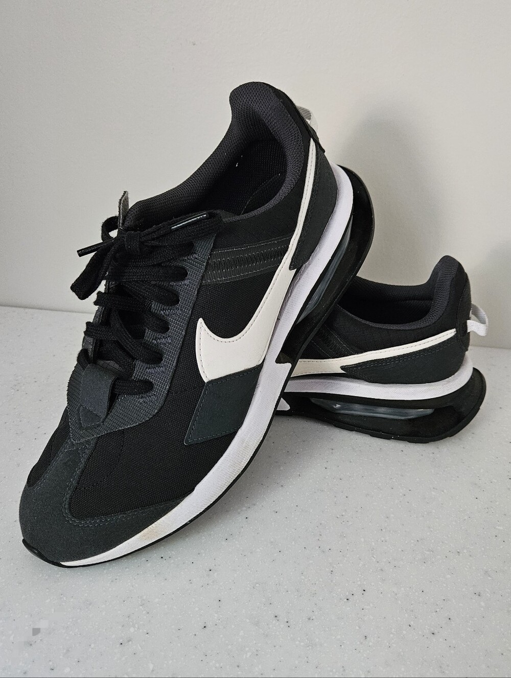 NIKE AIR MAX PRE-DAY BLACK MESH SNEAKERS RUNNING ATHLETIC SHOES US MENS SZ 10.5